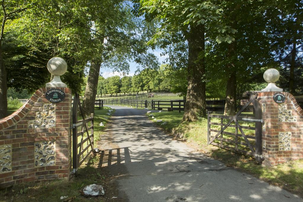 Entrance to Rhonehurst