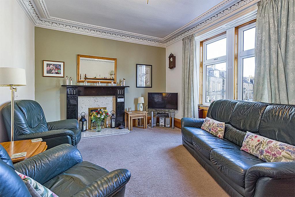 34 St John Street, Galashiels TD1 3JX 3 bed terraced house £135,000