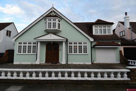 21 Gyllyngdune Gardens, Ilford, IG3 9HH