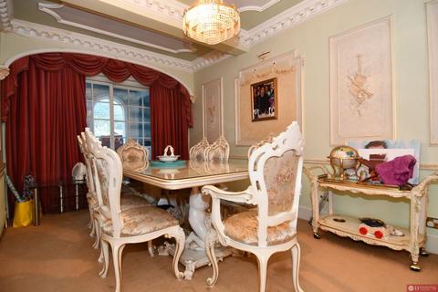 21 Gyllyngdune Gardens, Ilford, IG3 9HH