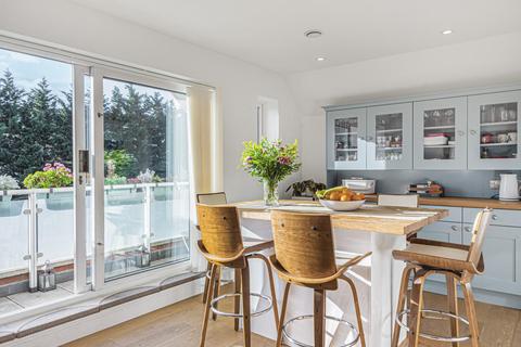 6, Argyle Court Stile Hall Gardens, London, W4 3BP
