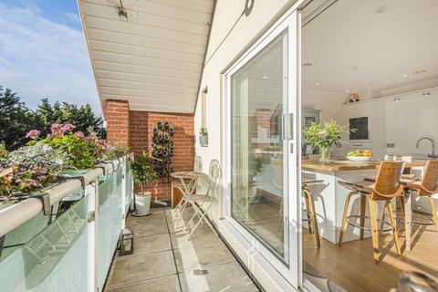 6, Argyle Court Stile Hall Gardens, London, W4 3BP