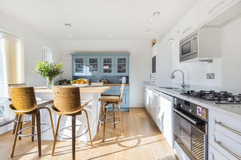 6, Argyle Court Stile Hall Gardens, London, W4 3BP