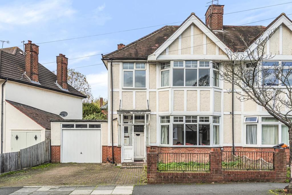 Harwood Avenue, Bromley 3 bed semidetached house £640,000