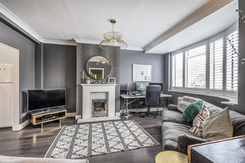16 Woodside Avenue, Chislehurst, BR7 6BU
