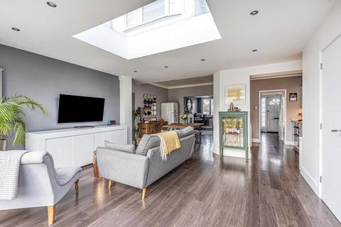 16 Woodside Avenue, Chislehurst, BR7 6BU