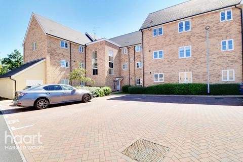 Flat 1, Boarwood House, 3 Meadfarm Close, Romford, RM3 9FJ