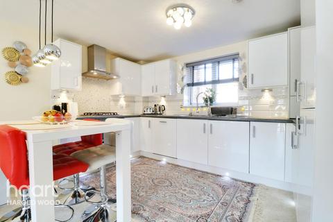 Flat 1, Boarwood House, 3 Meadfarm Close, Romford, RM3 9FJ