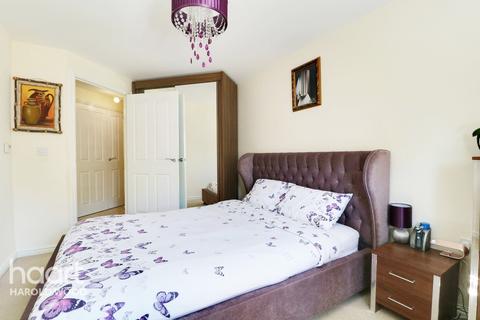 Flat 1, Boarwood House, 3 Meadfarm Close, Romford, RM3 9FJ