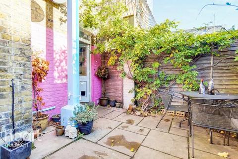 80 Wooler Street, London, SE17 2EF