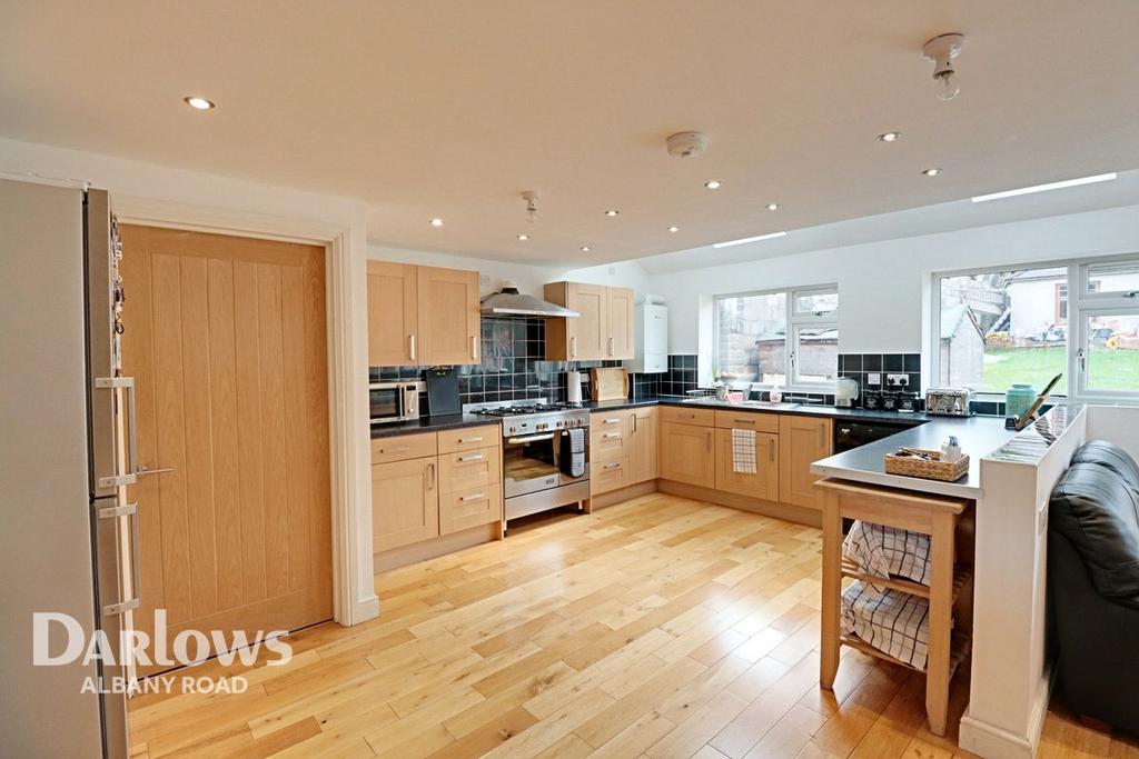 Grafton Close, Cardiff 3 bed semidetached house £385,000