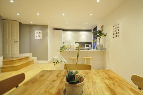 2 bedroom flat to rent, Montpelier Vale, Blackheath, SE3