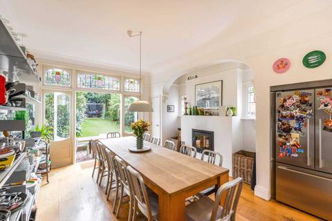 2 Druce Road, London, SE21 7DW