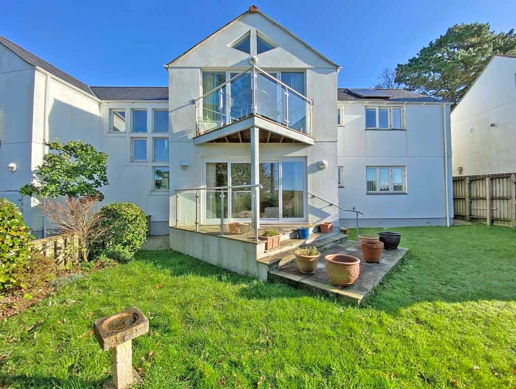 Off Bodmin Road, Truro, Cornwall 2 bed apartment £250,000