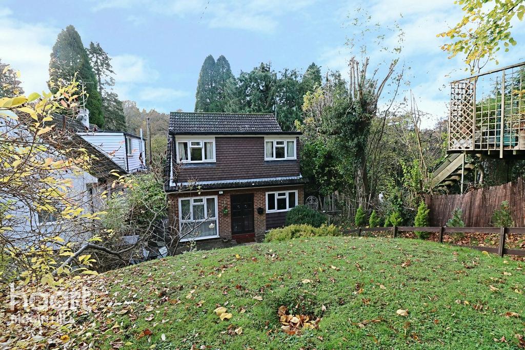 The Grove, Biggin Hill 5 bed detached house £600,000