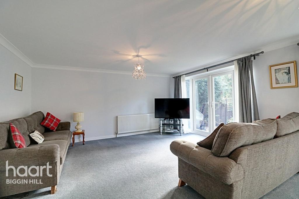 The Grove, Biggin Hill 5 bed detached house £600,000