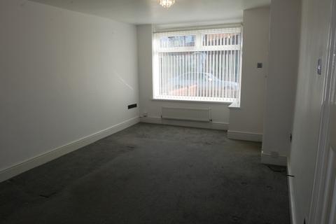 3 bedroom terraced house to rent, Acresfield Road, Middleton