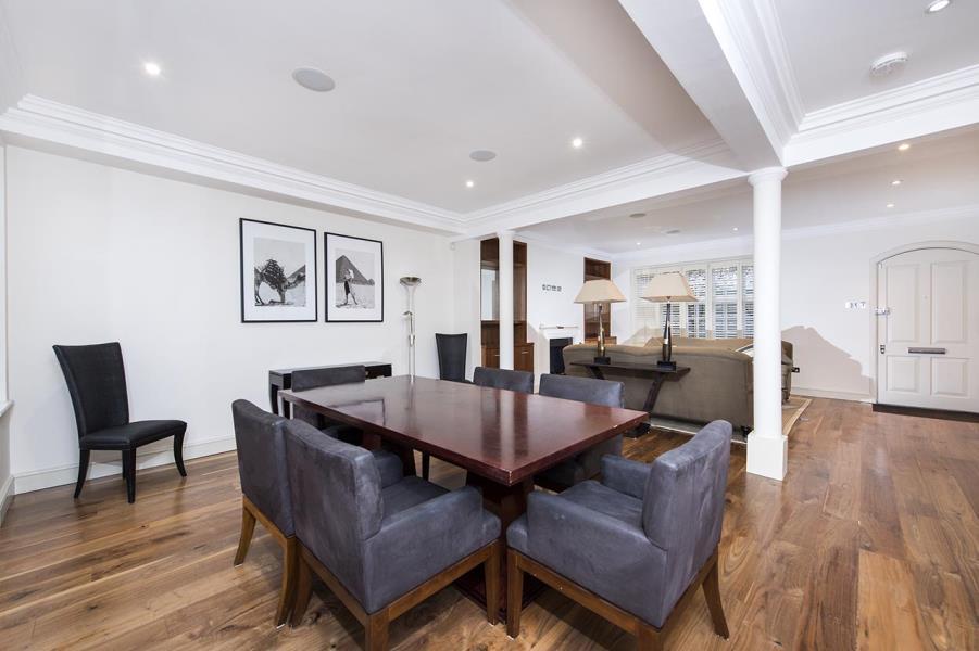 FLOOD STREET, CHELSEA, SW3 5 bed terraced house £17,117 pcm (£3,950 pw)