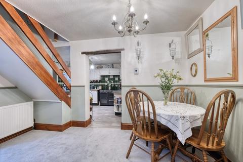 1, Cedar Cottage Main Road, Hallow, Worcester, WR2 6PW