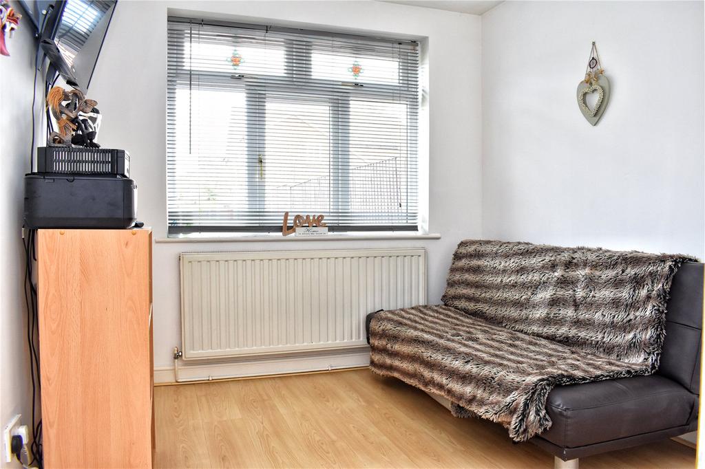 Sitting Room/Bedroom