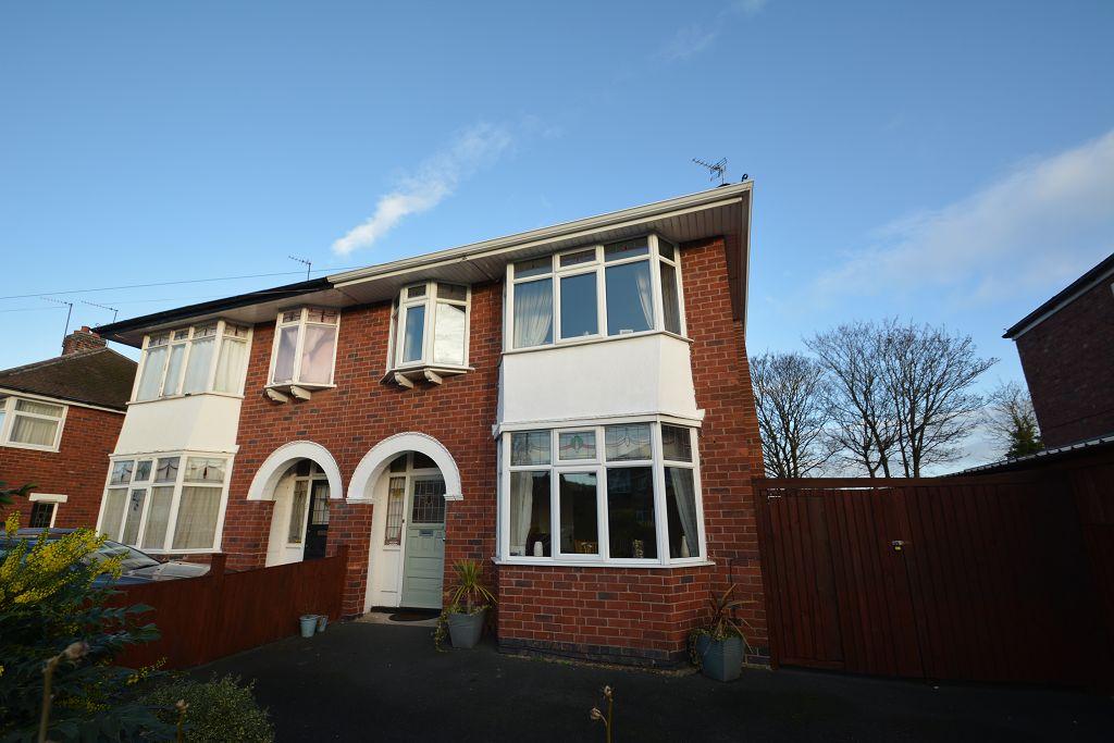 Roseway, Wellington, Telford. TF1 3 bed semidetached house £750 pcm