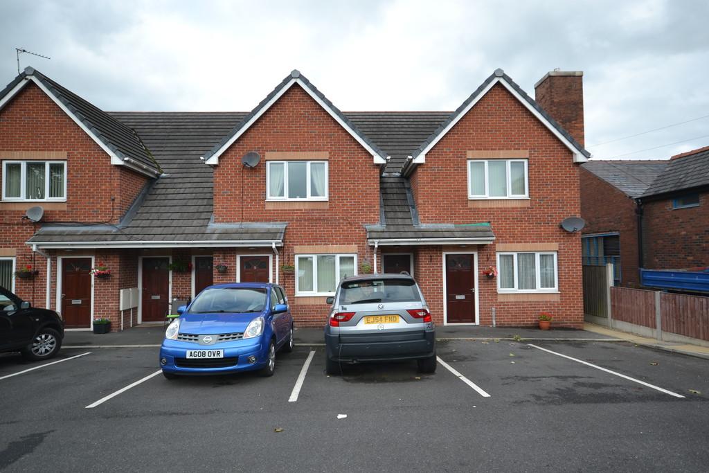Factory Street, Tyldesley 2 bed apartment £600 pcm (£138 pw)