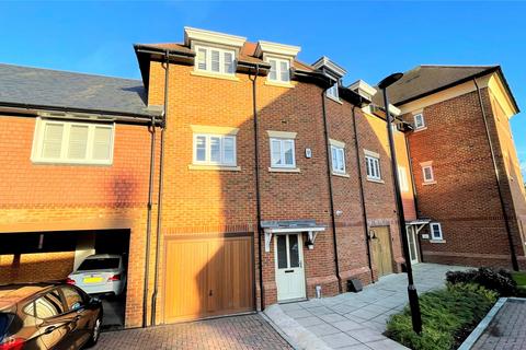 2 bedroom maisonette for sale, Charlock Place, Warfield, Bracknell, Berkshire, RG42