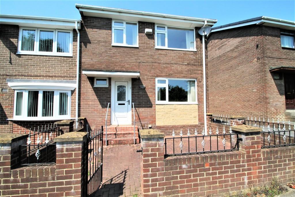 Houghtonside, Houghton Le Spring 3 bed end of terrace house £595 pcm (£137 pw)