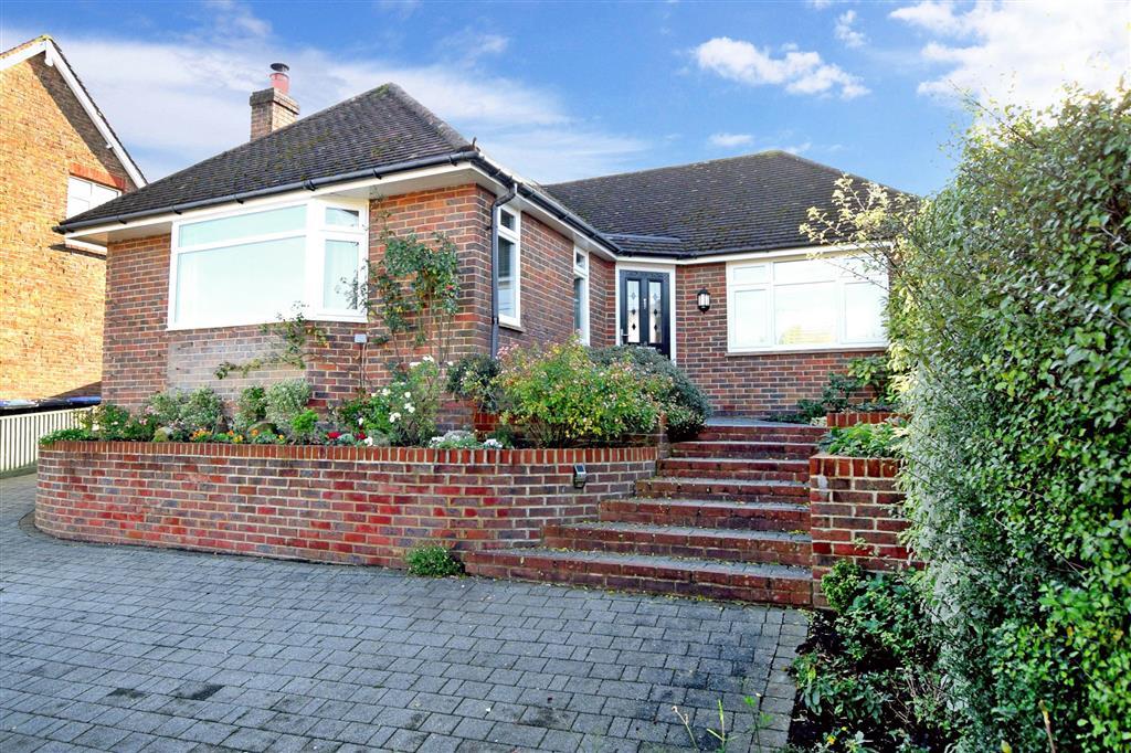 Dunstall Avenue, Burgess Hill, West Sussex 2 bed detached bungalow £