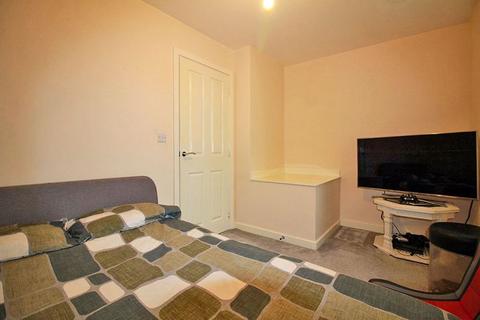 10 Donington Grove, Wolverhampton, WV10 6EE