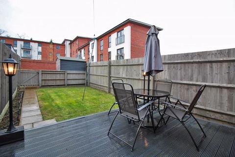 10 Donington Grove, Wolverhampton, WV10 6EE