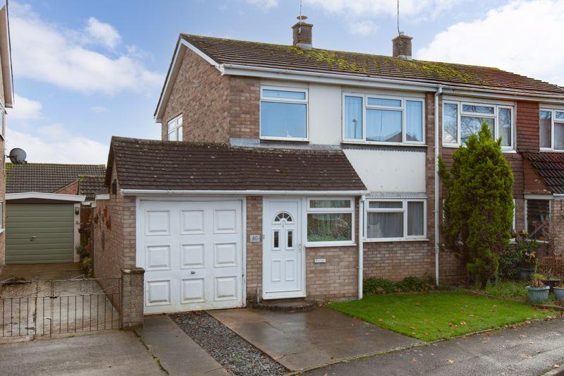 Beanacre Road, Melksham 3 bed semidetached house £215,000