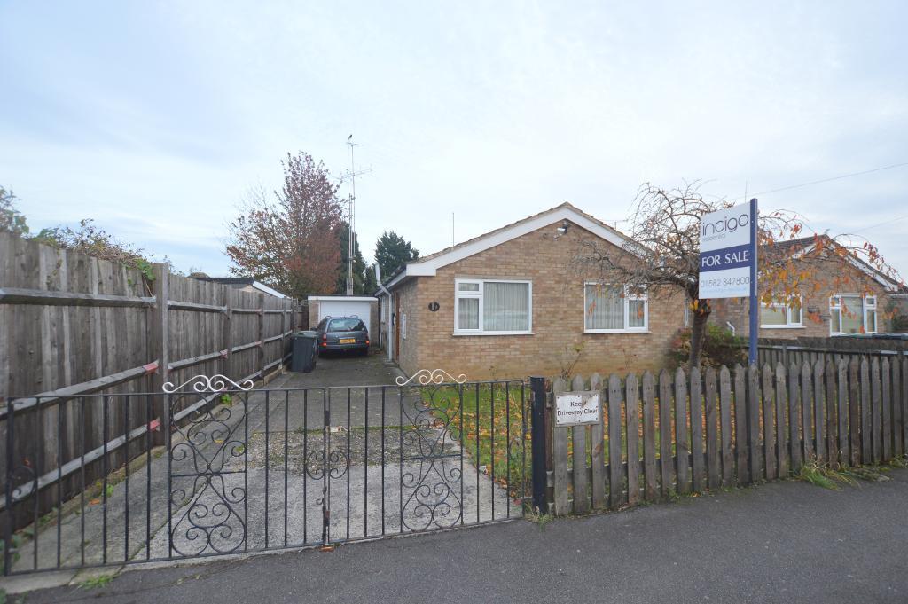 Montague Avenue, Leagrave, Luton... 2 bed detached bungalow £260,000