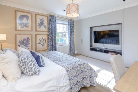 1 Gloucester Place, Windsor, SL4 2AJ