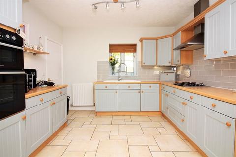 93 Brutton Way, Chard, TA20 2HB