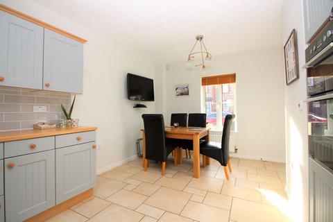 93 Brutton Way, Chard, TA20 2HB
