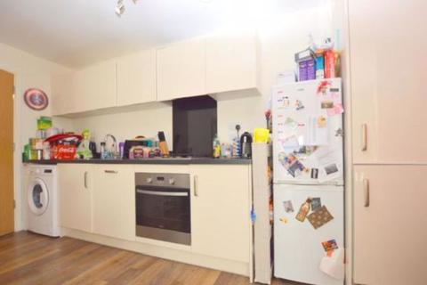 8 Holly Acre, Dunstable, LU5 4UF