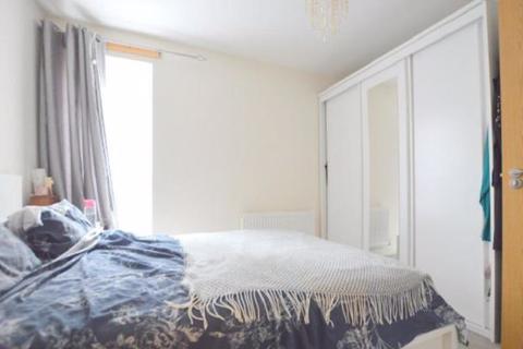 8 Holly Acre, Dunstable, LU5 4UF