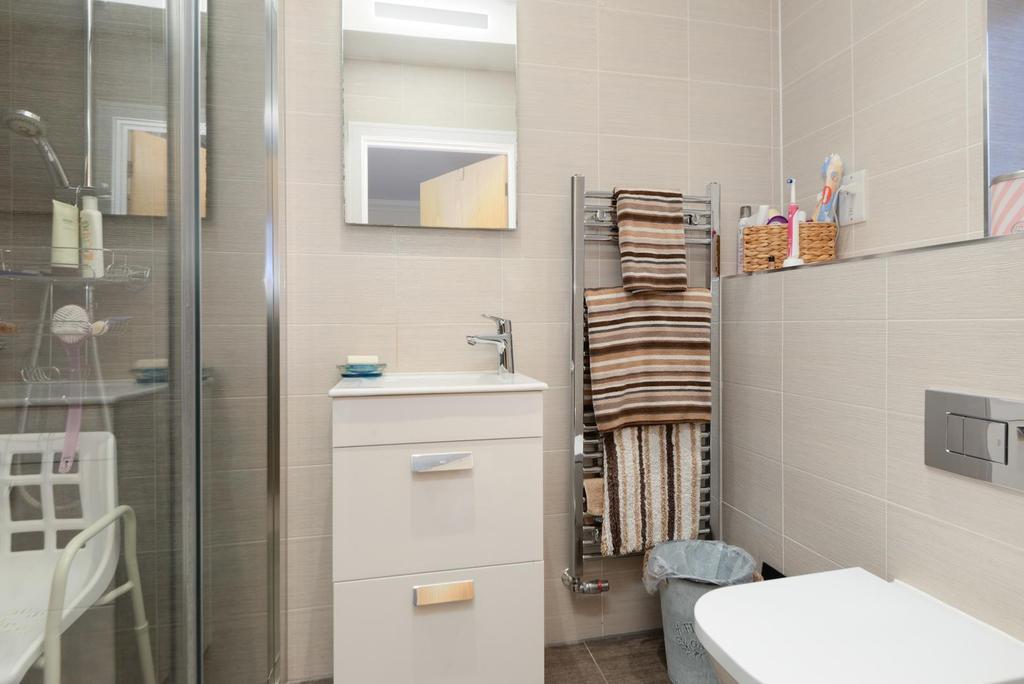 En-suite shower room