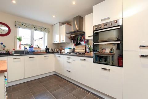 2 Dunnock Close, Hemel Hempstead, HP3 0FS