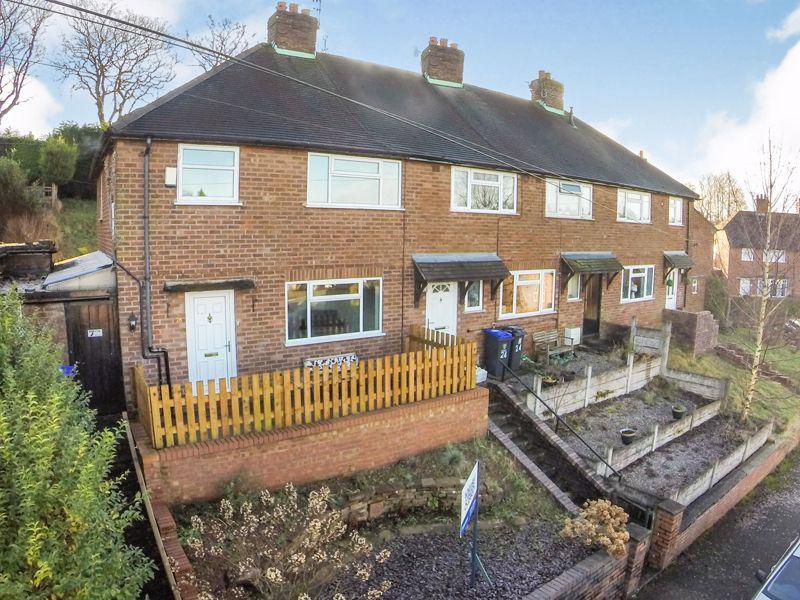 Wardle Crescent, Leek, Staffordshire, ST13 5PW 3 bed semidetached