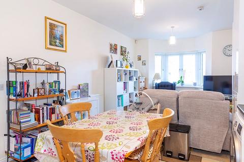 39 Poplar Road, Esher, KT10 0DD