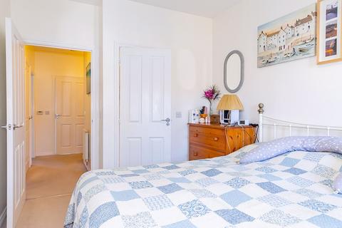 39 Poplar Road, Esher, KT10 0DD