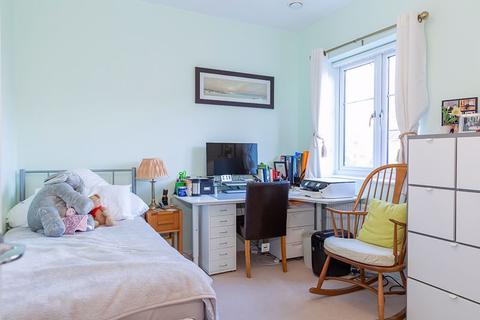 39 Poplar Road, Esher, KT10 0DD
