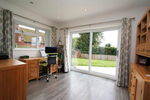 9 Oakdene, Woodcote, Reading, RG8 0RQ