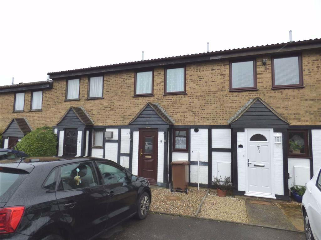 Lamplighters Close, Hempstead, Gillingham 2 bed terraced house £900