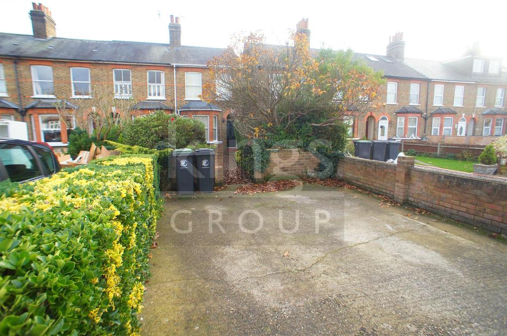 Monkswood Avenue, Waltham Abbey 2 bed end of terrace house £399,950