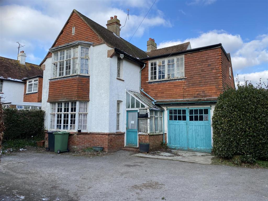 Collington Lane West, BexhillOnSea 4 bed detached house £575,000