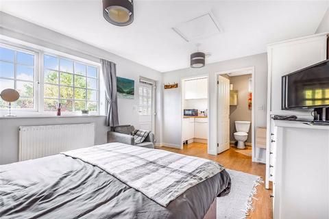 Galen Cottage Station Road, Goldsborough, Knaresborough, HG5 8NT