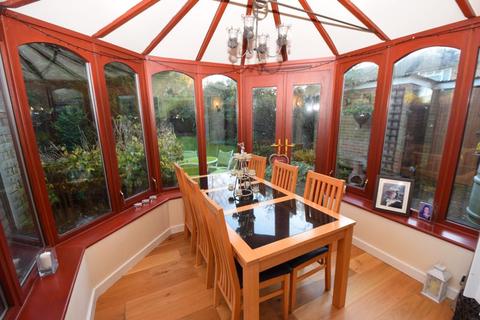 11 Bush Close, Toddington, Dunstable, LU5 6EF